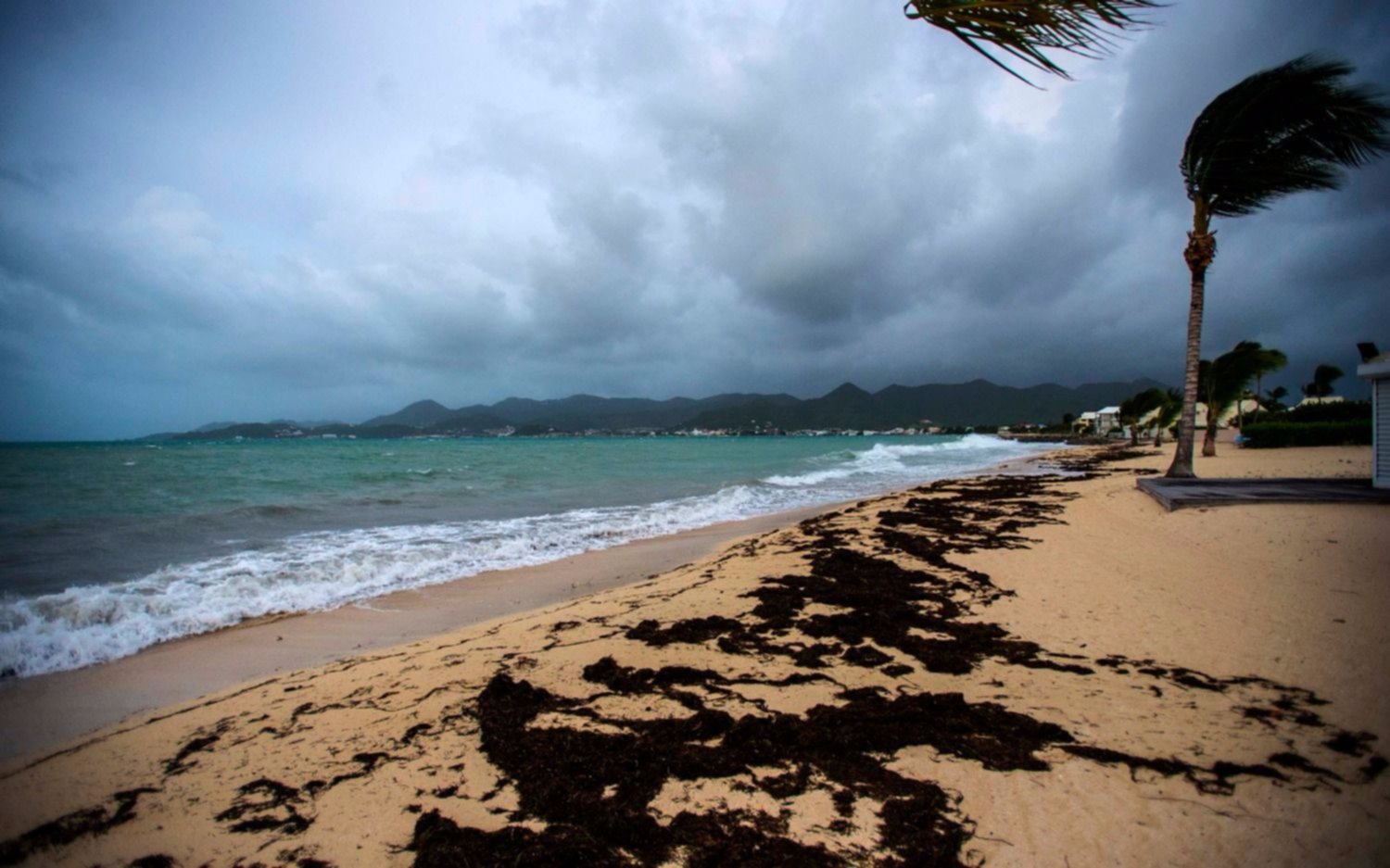 Irma “devastó” Antigua y Barbuda, y estiman que puede afectar a 37 millones de personas