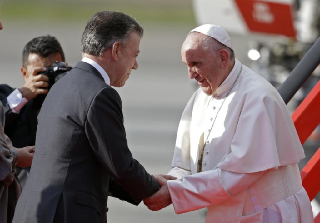 En su visita a Colombia, el Papa busca sanar heridas históricas