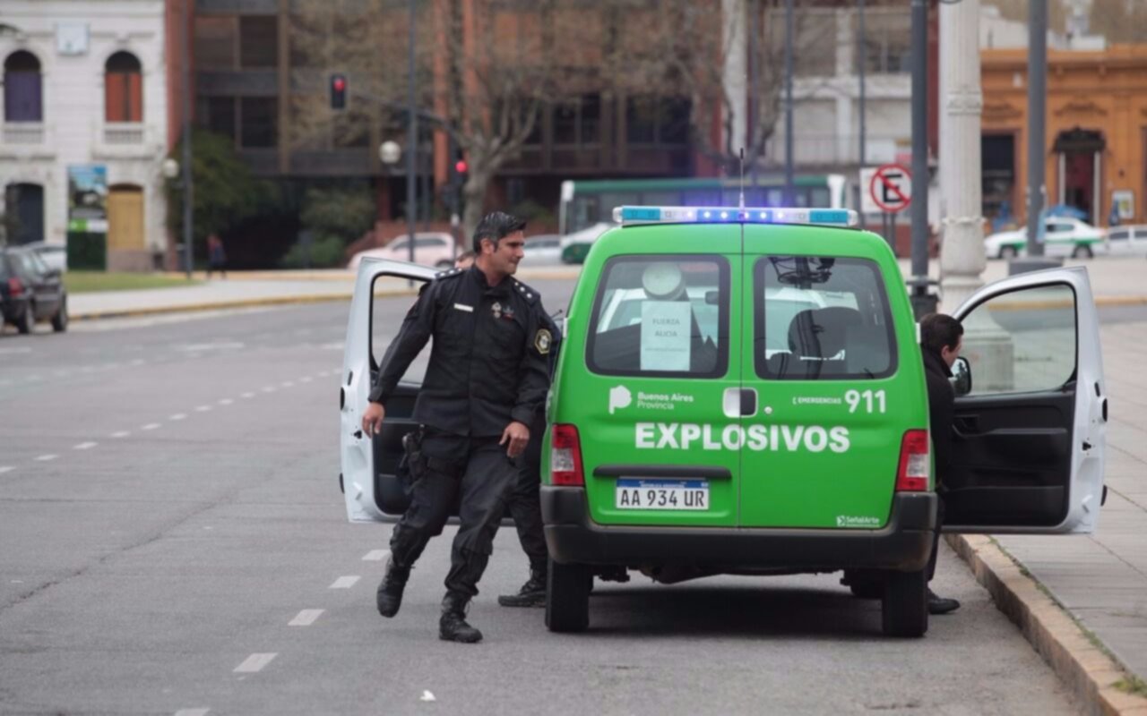 Revuelo y operativo policial por una amenaza de bomba en la Catedral