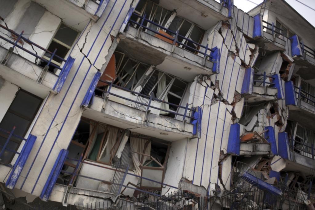 Al menos 61 muertos por el devastador terremoto que sacudió el sur de México