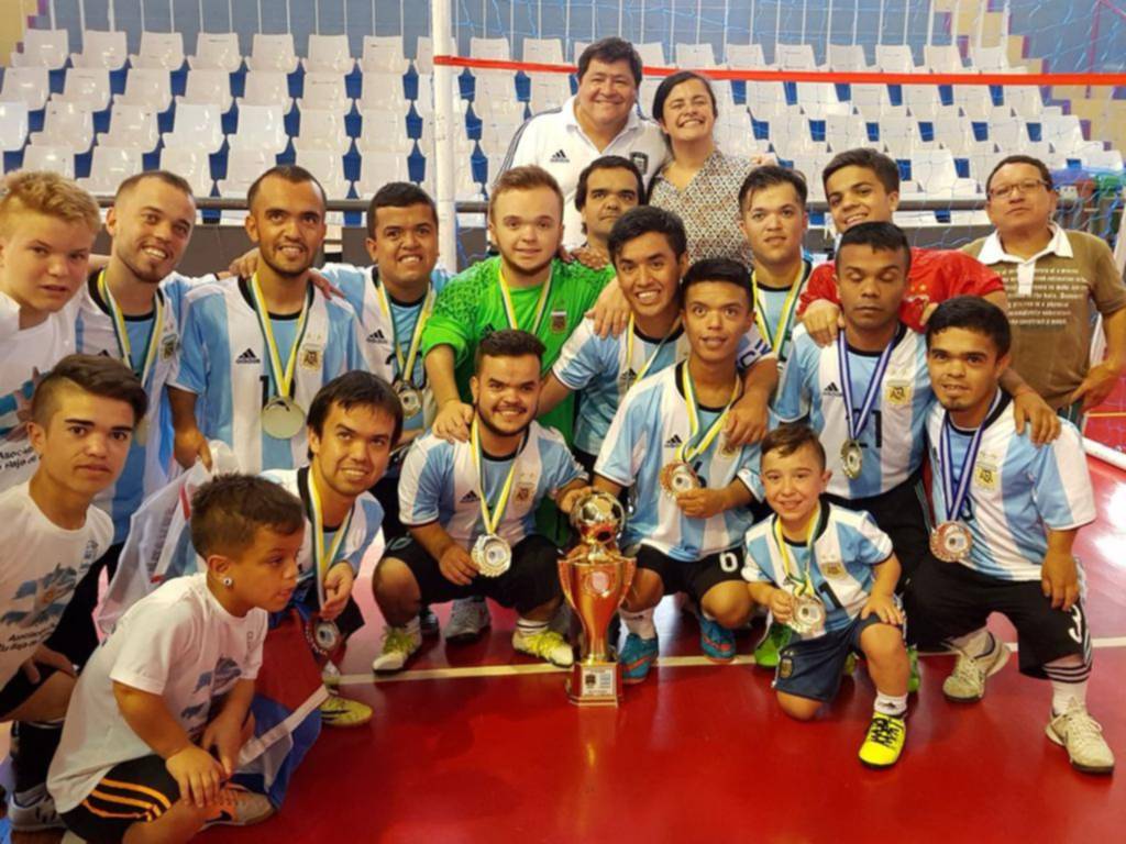 Selección de talla baja, campeón en Brasil