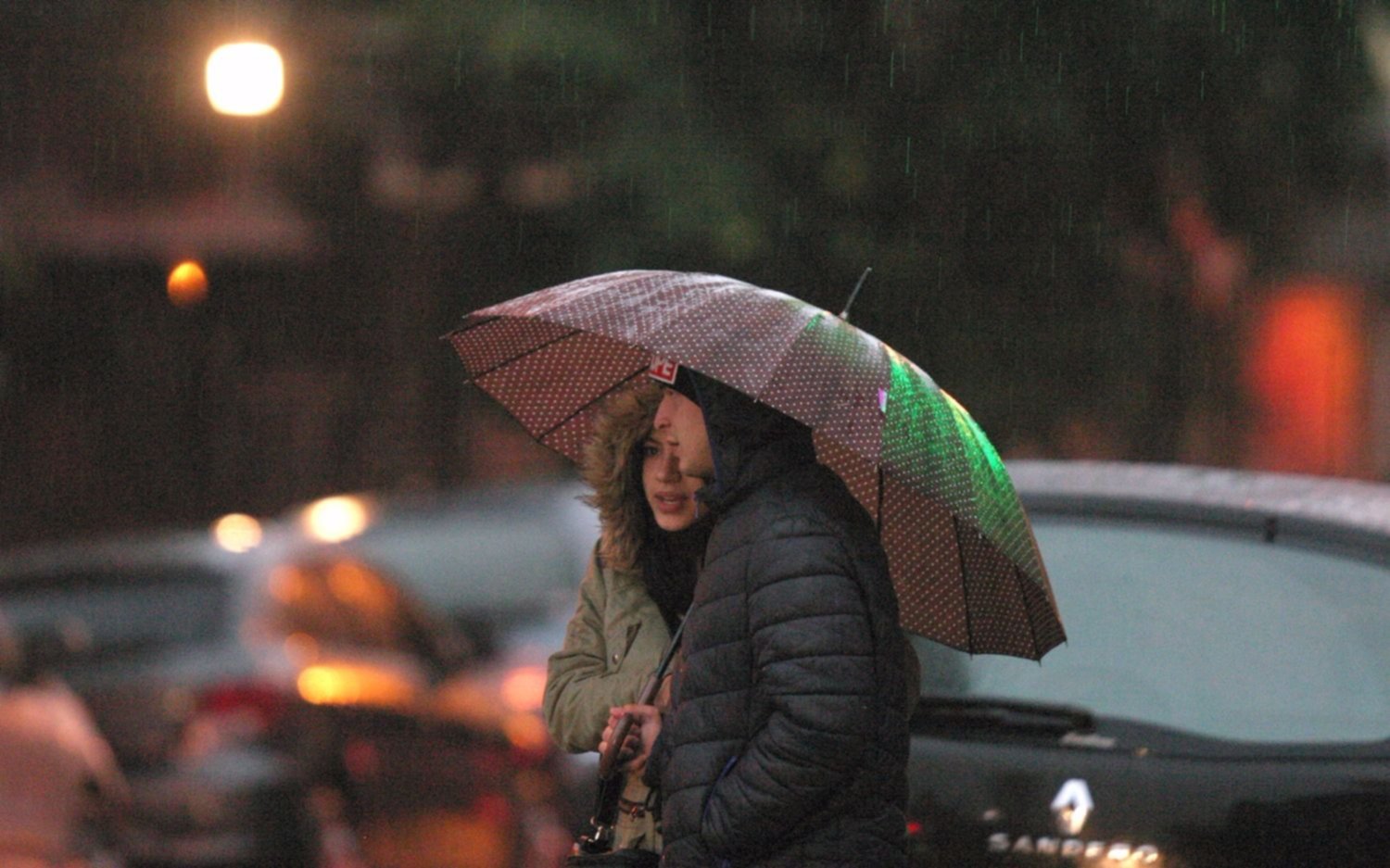Rige alerta por tormentas fuertes, ráfagas intensas y posible caída de granizo