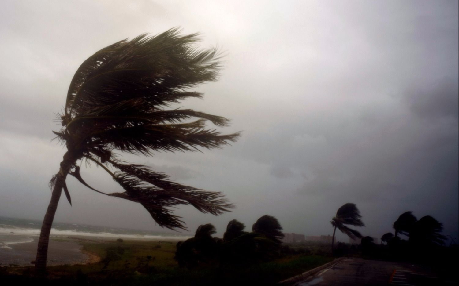 El ojo del huracán ya tocó los Cayos de Florida