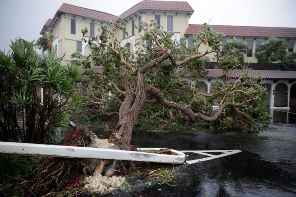 Miami, en medio del caos por las lluvias y los intensos vientos