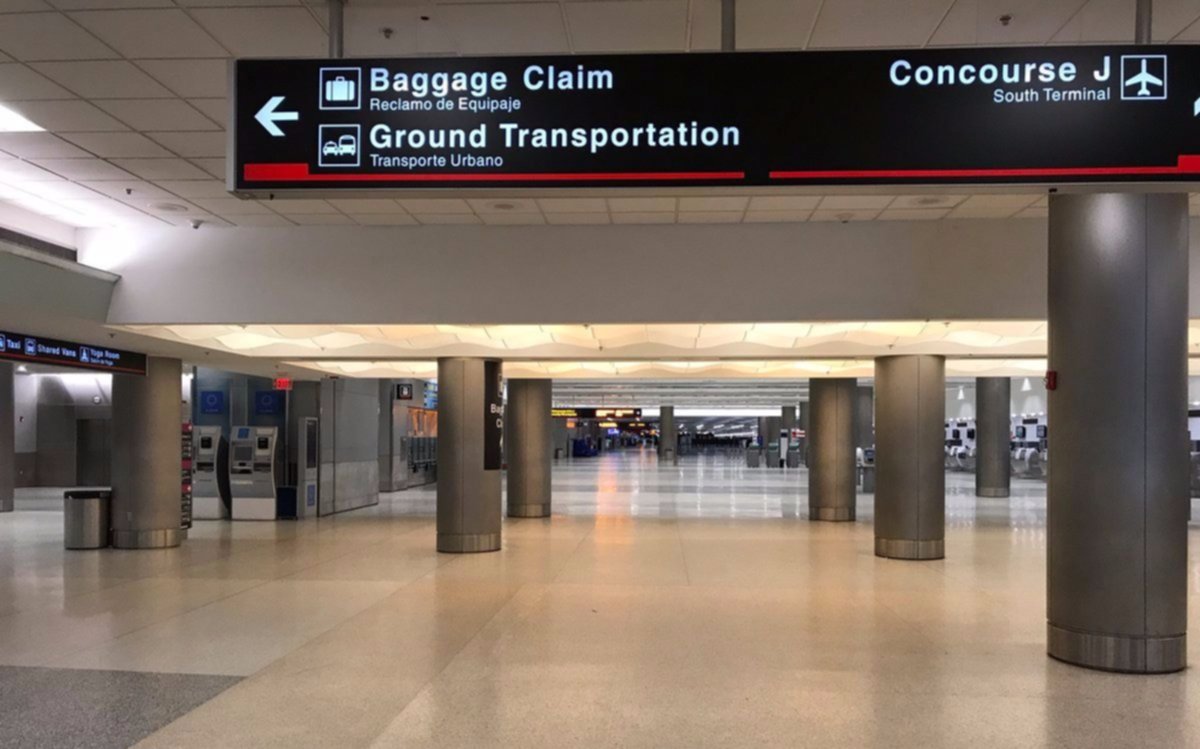 El aeropuerto de Miami continúa cerrado