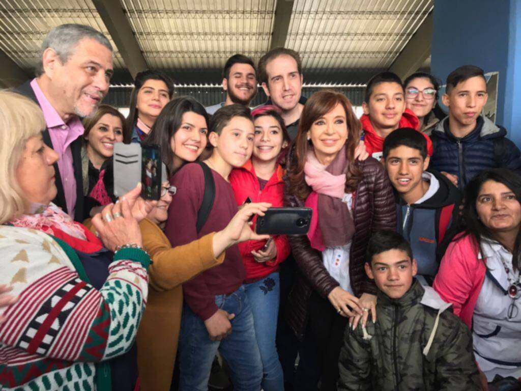 Cristina salió a pedir el voto opositor y ya hay rechazos