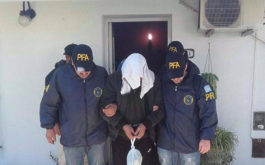 Detuvieron a 20 estafadores que usurpaban identidades y clonaban tarjetas