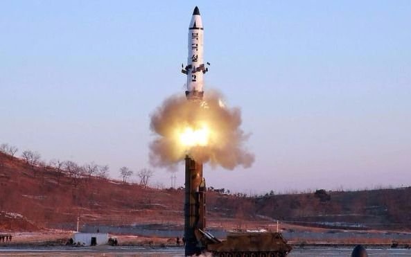 Corea del Norte probó otro misil y hay alerta en una ciudad de Japón