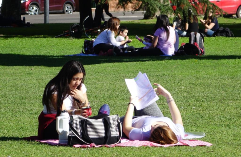 En las plazas de la Ciudad ya se respira la Primavera