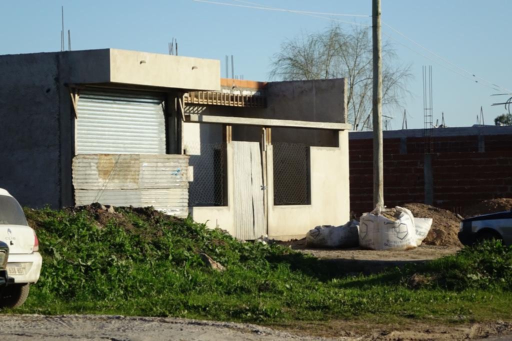 Llegó a su casa y le sacaron la camioneta