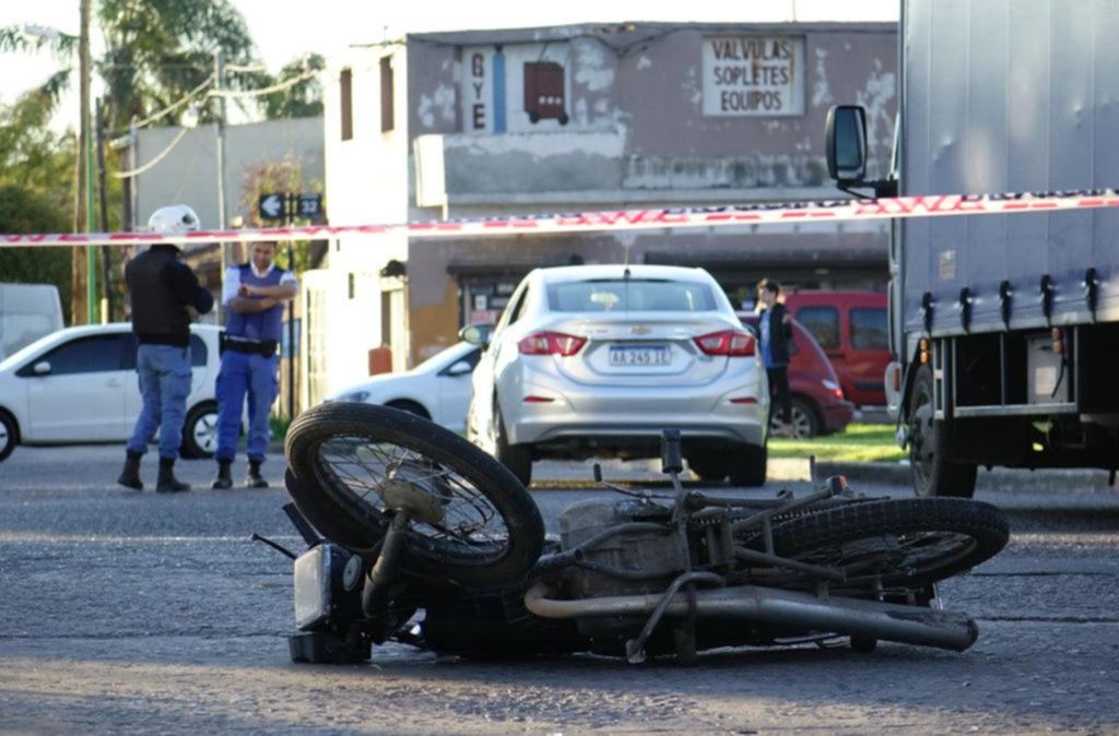 Un motociclista herido por un accidente en 18 y 32
