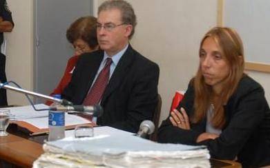 Agravan cargos al hombre que molió a golpes a su ex