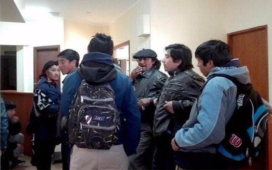 Mapuches desalojaron el juzgado de Esquel que habían ocupado esta mañana