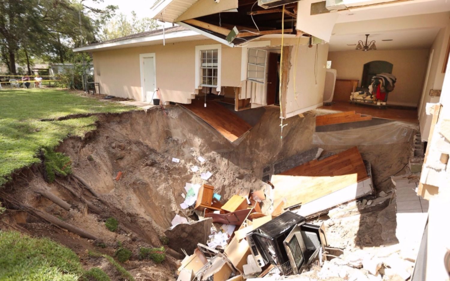 Un agujero se "comió" parte de una casa en Florida