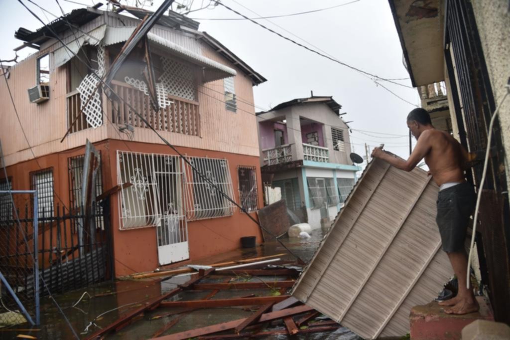 La furia del huracán María pasó por Puerto Rico y dejó un cuadro desolador