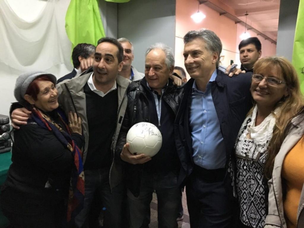 En campaña, Macri llega a La Plata a inaugurar obras
