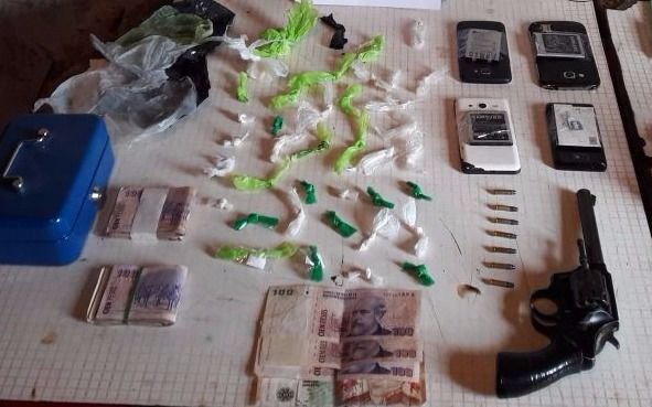 Bernal: cinco detenidos por vender estupefacientes en una cancha de vóley
