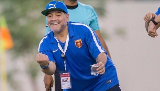 Maradona debutó como DT de un equipo de Dubai con una  goleada