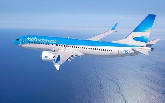 Un pasajero de 70 años murió en un vuelo de Aerolíneas Argentinas a Miami