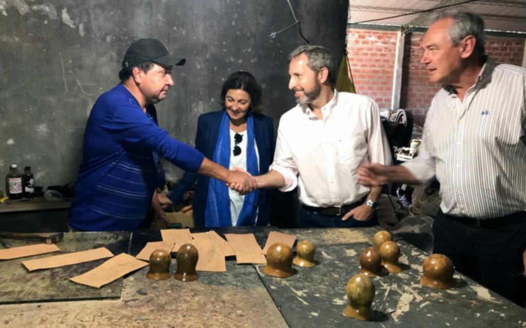 Mientras Cambiemos espera extender la ola amarilla, el peronismo se atrinchera