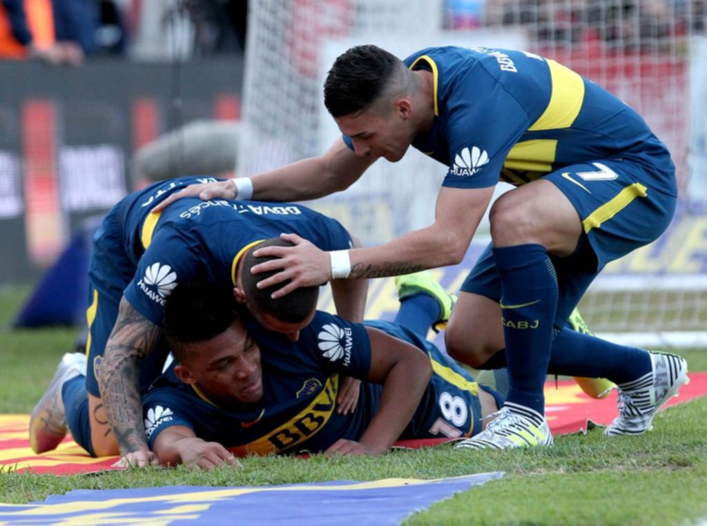 Boca goleó en Liniers y sigue a paso firme en la Superliga