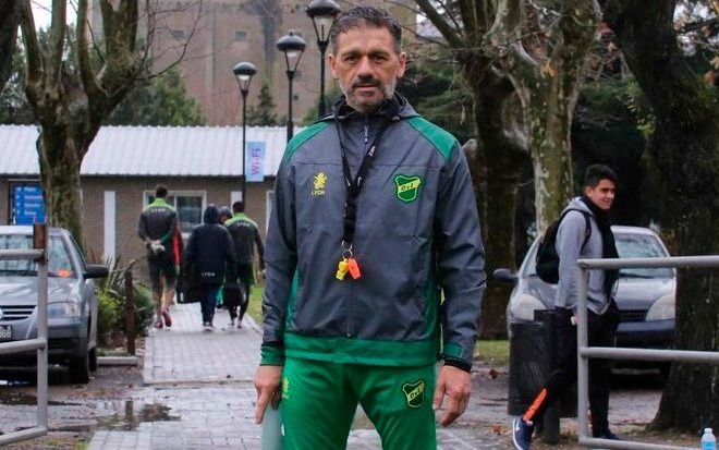 Tras la derrota ante Colón, Vivas dejó de ser el DT de Defensa y Justicia