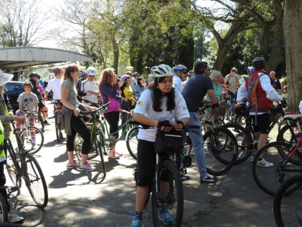 Gran bicicleteada contra la inseguridad vial en City Bell