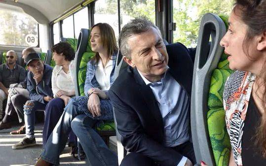 En Pilar, Macri y Vidal volvieron a viajar en la línea 520