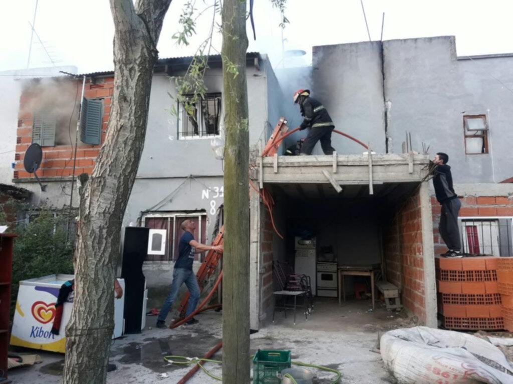 Momentos de tensión por un incendio en una vivienda de 1 y 96