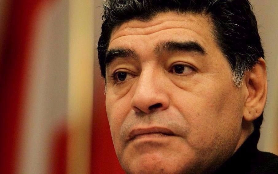 Maradona quiere llevar a Dalma y Giannina a la Justicia