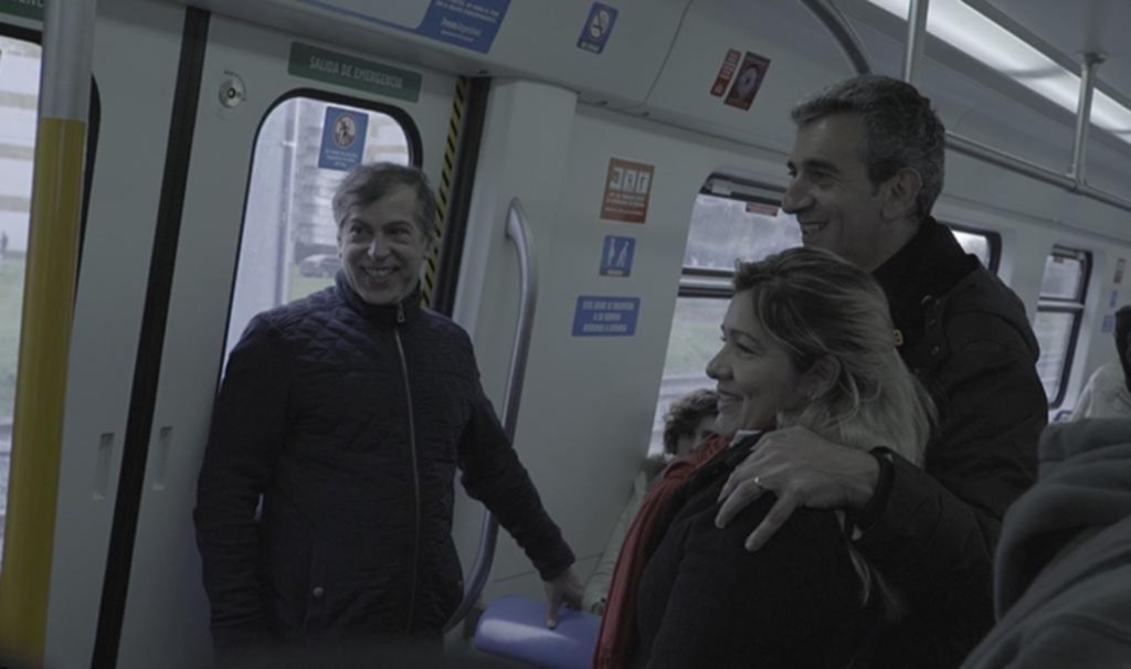 Randazzo hizo campaña en el tren