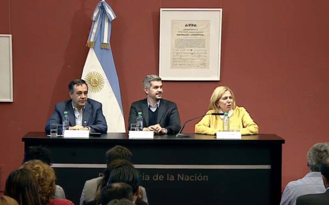 Ministro de Educación defendió proyecto de evaluación de futuros maestros y criticó a los gremios