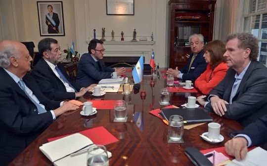 Bullrich acordó con subsecretario de Chile medidas conjuntas de seguridad en la frontera