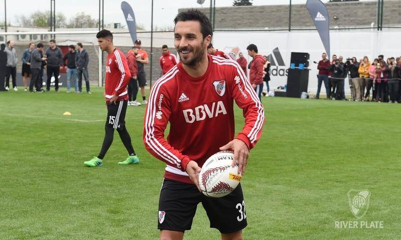 River hizo un intercambio con All Blacks