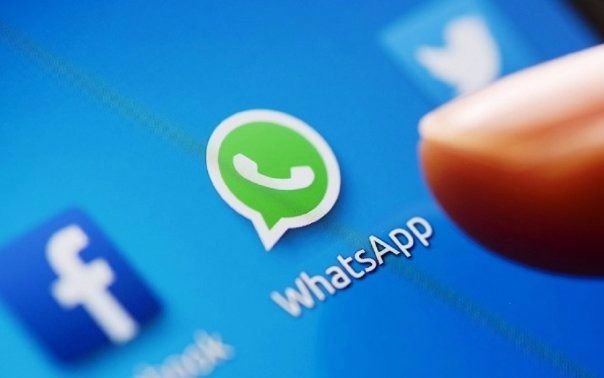 Conectate con EL DIA a través de WhatsApp