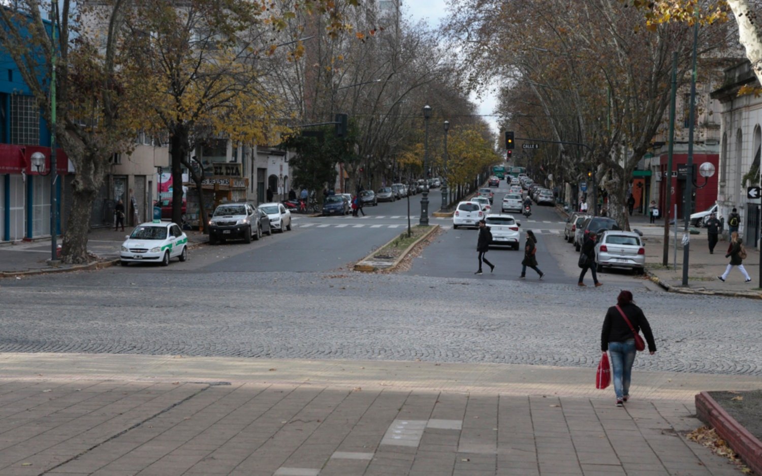 Sábado ventoso, con algunas nubes y probabilidad de lloviznas