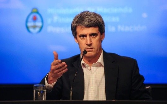 Cumbre en Olivos: sigue Dujovne y Macri quiere poner a Prat Gay en la Cancillería