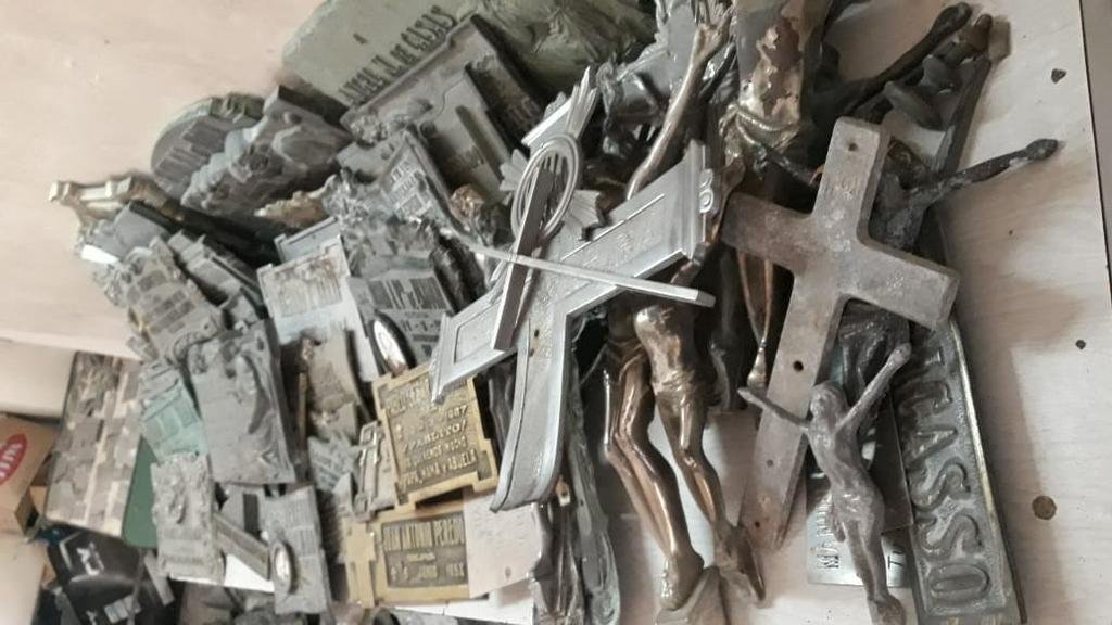 A la caza de los ladrones del Cementerio: la “cuidadora” que robaba junto a su bebita