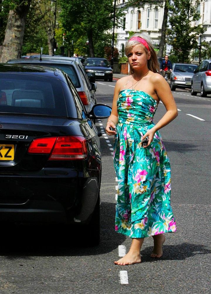 Lilly Allen confiesa haber pagado a chicas por sexo