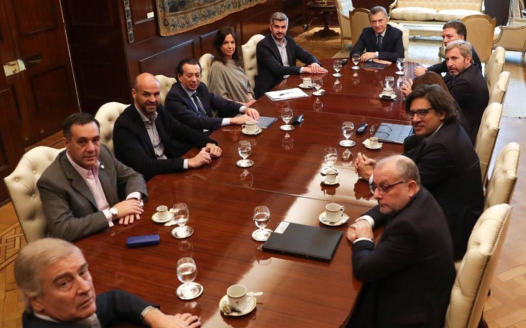 El Presidente habló de “emergencia” y prometió más ayuda social