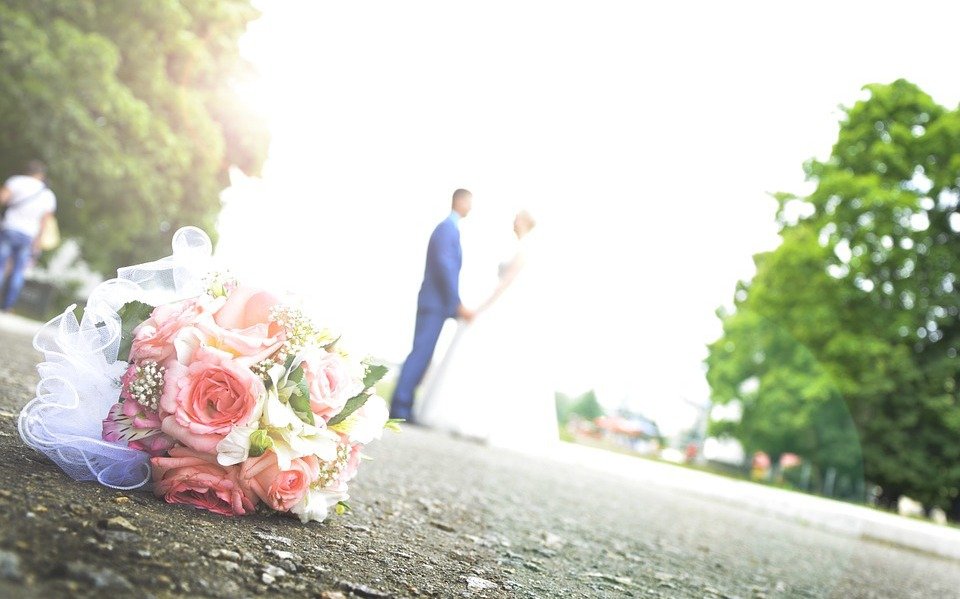 Boda frustada: los invitados se negaron a pagar una tarjeta de 1500 dólares