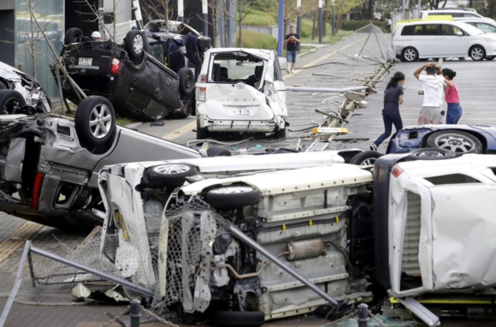 El tifón Jebi deja varios muertos en Japón
