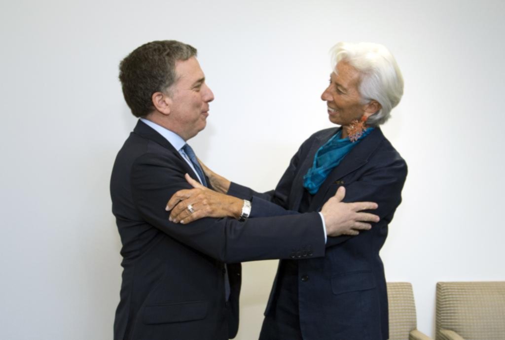 El FMI dijo que hubo “avances” para fortalecer el acuerdo y siguen las negociaciones