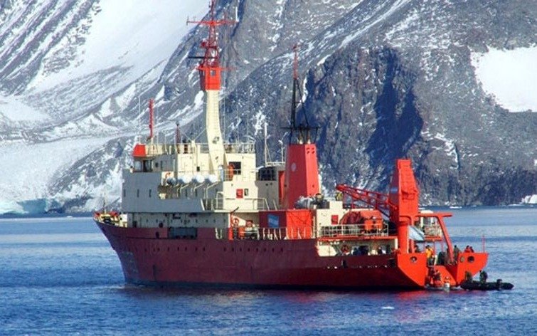 Tensión a 40 kilómetros de Malvinas por la aproximación de un buque argentino 