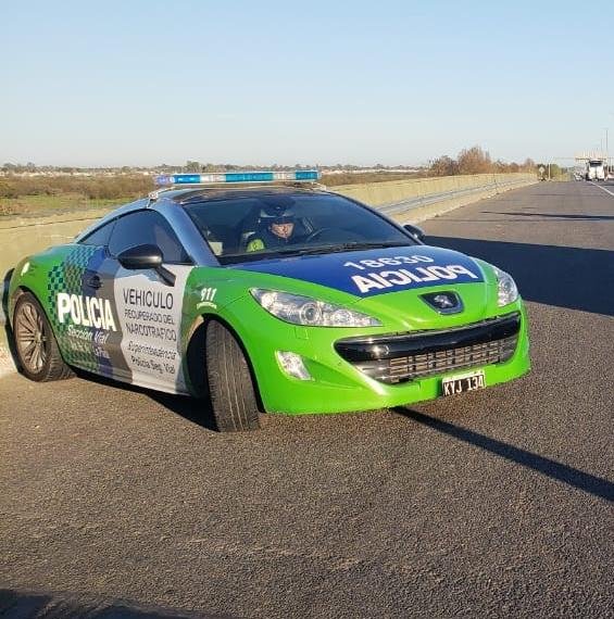 Un patrullero de alta gama ya recorre la autopista La Plata-Buenos Aires
