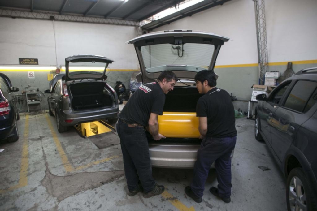 La suba de los combustibles hizo repuntar la colocación de los equipos de GNC en la Ciudad