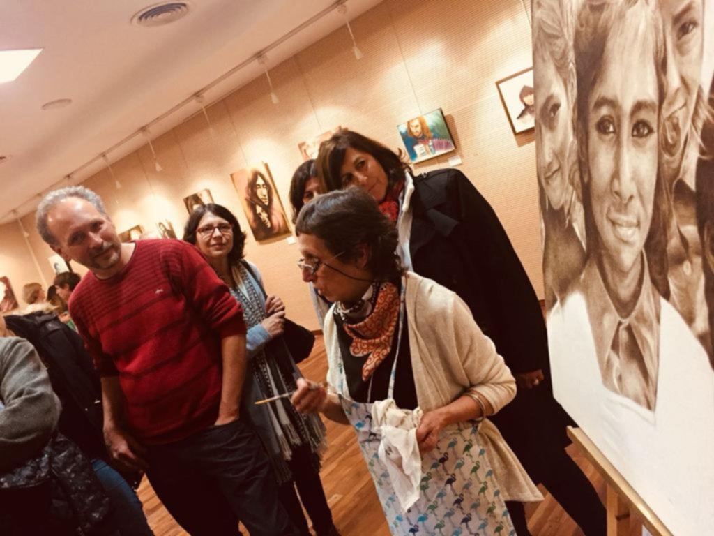 Muestra de retratos de una artista de City Bell