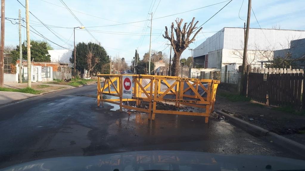 Un bache que se instala en la barriada