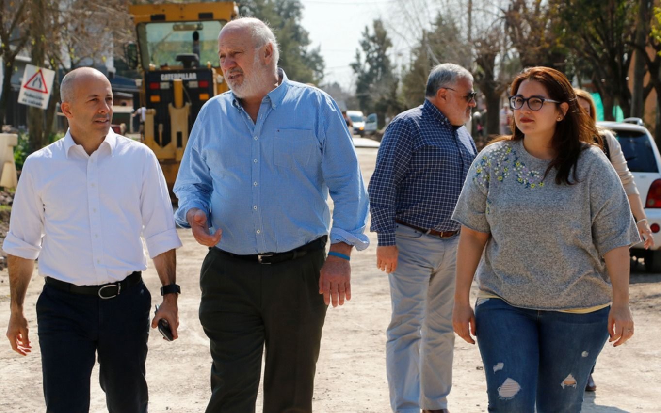 Ducoté recorrió obras de pavimentación en La Pilarica