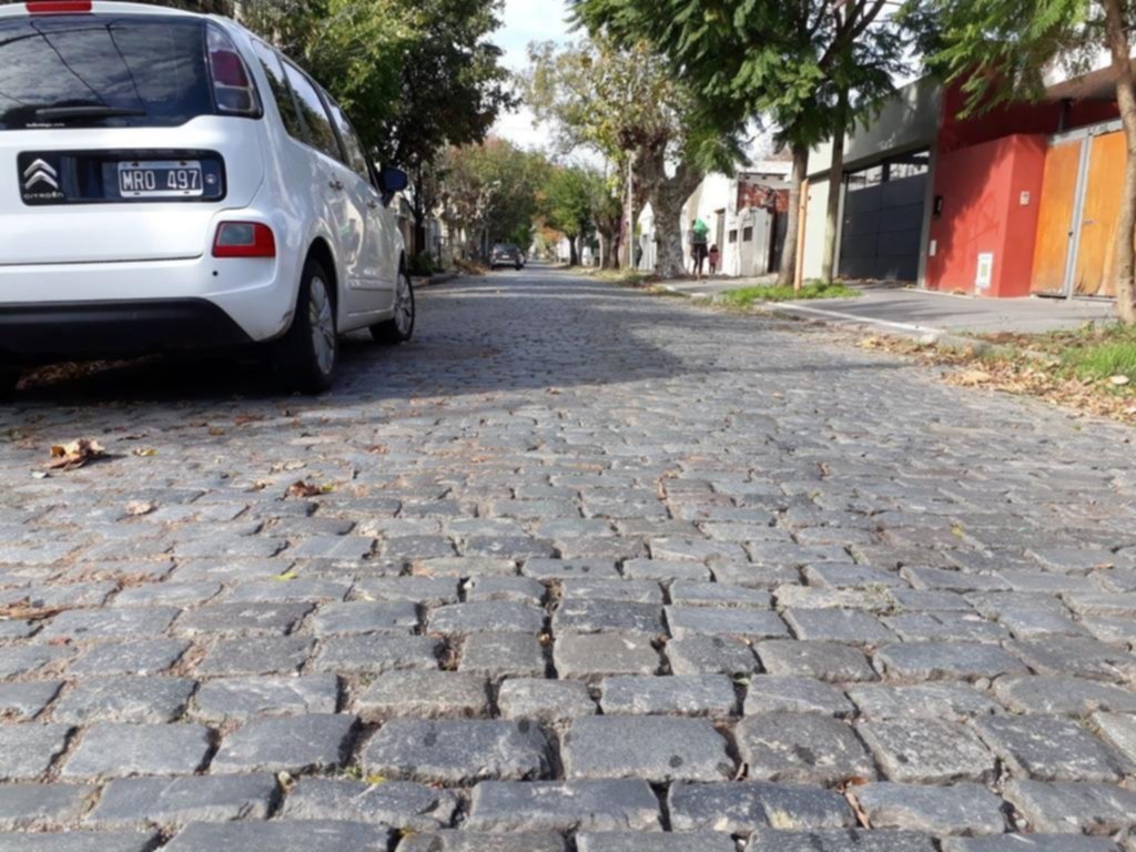 Cruzada de vecinos de Tolosa para proteger el histórico empedrado barrial